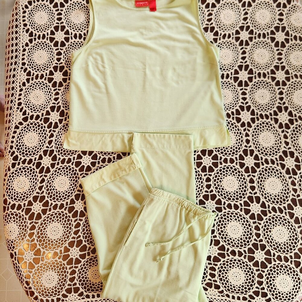 Liz Claiborne(Liz & Co) shirt, cropped pants and shorts. (PLEASE NOTE ALL SIZES)